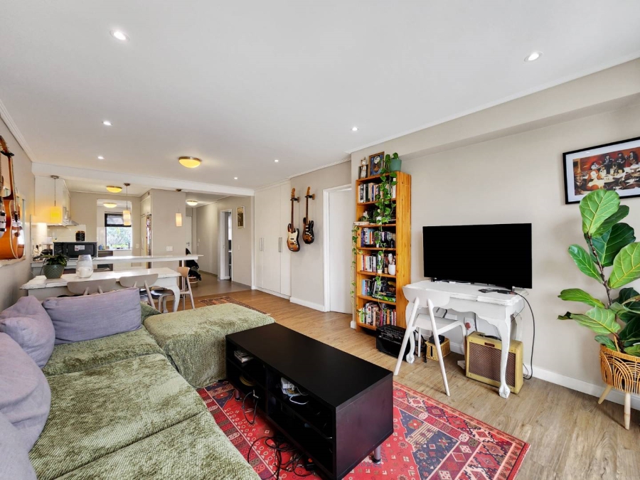 2 Bedroom Property for Sale in Vredehoek Western Cape